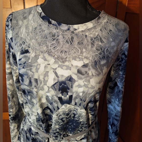 ♠️SIMPLY VERA women's long sleeve pull-over dress. Blue floral print. Size XS - Picture 5 of 8